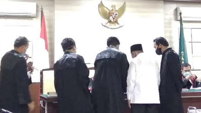 Sidang lanjutan kasus suap dengan terdakwa Bupati Sidoarjo nonaktif, Saiful Ilah.