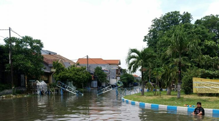 Banjir yang menggenangi Desa Kepuhkiriman, Waru/Foto: Ist BPBD Sidoarjo