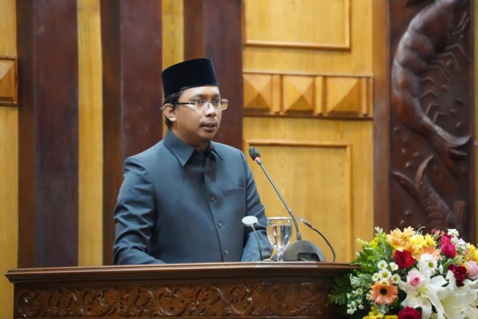Bupati Gus Muhdlor
