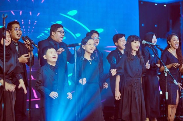 Janeta Kirana Wibowo, siswa SD asal Sidoarjo bersama grup Gitabumi Shine Voice saat mengikuti World Choir Games 2023 di Korea Selatan / Foto : istimewa