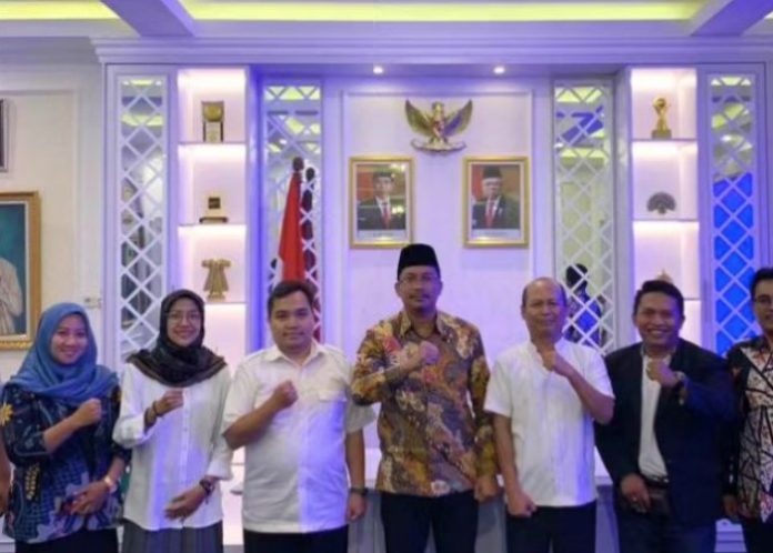 Komisioner Bawaslu Sidoarjo saat silaturahmi dengan Bupati Ahmad Muhdlor/Foto: Istimewa