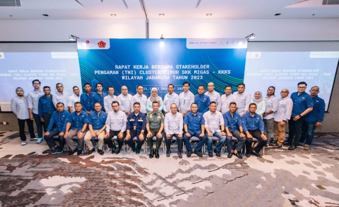 Foto Bersama Rapat Kerja Sekuriti yang dihadiri oleh TNI dan SKK Migas Jabanusa di Bali / Foto: istimewa