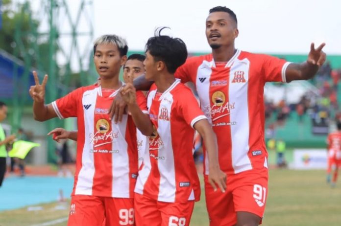 Rosalvo dan sejumlah pemain Deltras saat merayakan gol atas PSCS Cilacap/Foto: Instagram @deltras.official