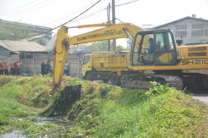 Avour Jomblong di Desa Gemurung Kecamatan Gedangan Dibersihkan/Foto: Kominfo Sidoarjo