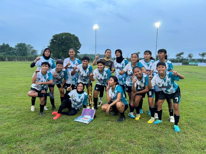 SMA Wachid Hasyim 2 Taman Sidoarjo keluar sebagai kampiun Padat Karya Women Cup 2023 / Foto: sidoarjonews.id