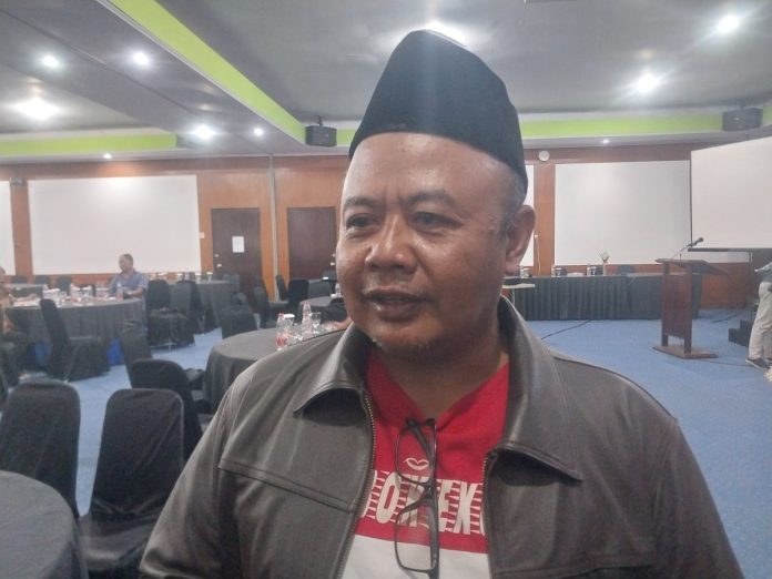 Ketua KPU Sidoarjo M Iskak saat diwawancarai awak media/Foto: Ipung Syaiful