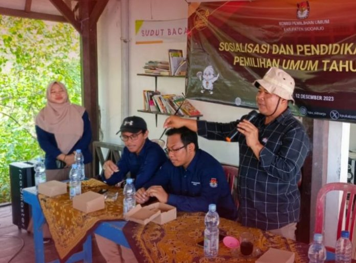 Ketua KPU Sidoarjo bersama jajaran saat sosialisasi partisipasi pemilih di Pemilu 2024 /Dok. KPU Sidoarjo
