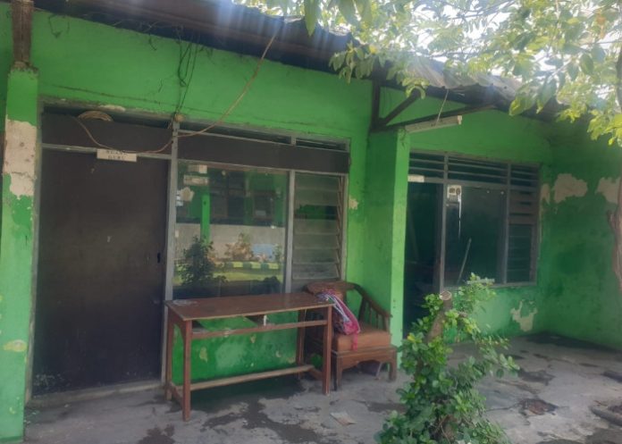 Salah satu gedung SDN 2 Bluru Kidul yang rusak terbengkalai/Foto: Ipung Syaiful