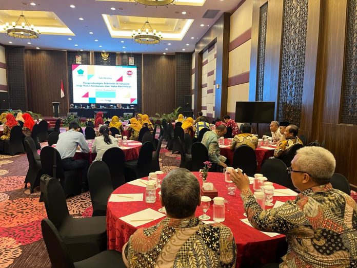 FOTO: Soft Meeting menuju sekolah toleransi yang digelar Komunitas BrangWetan yang didukung Forwas Institute dan Disdikbud Sidoarjo di Favehotel Sidoarjo/Foto; Istimewa