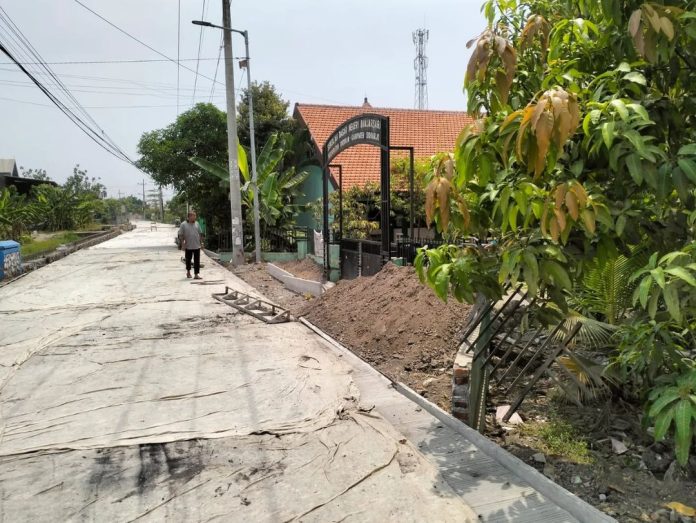 Ruas jalan Banjarsari-Damarsih Kecamatan Buduran yang selesai dibangun tahun 2023 /Foto: Istimewa