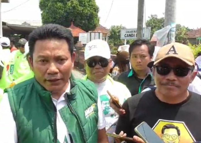 FOTO: Ketua DPC PKB Sidoarjo H Subandi usai mendampingi Cawapres Gus Muhaimin Patrol di Candi Pari, Kecamatan Porong/Foto: Ipung Syaiful