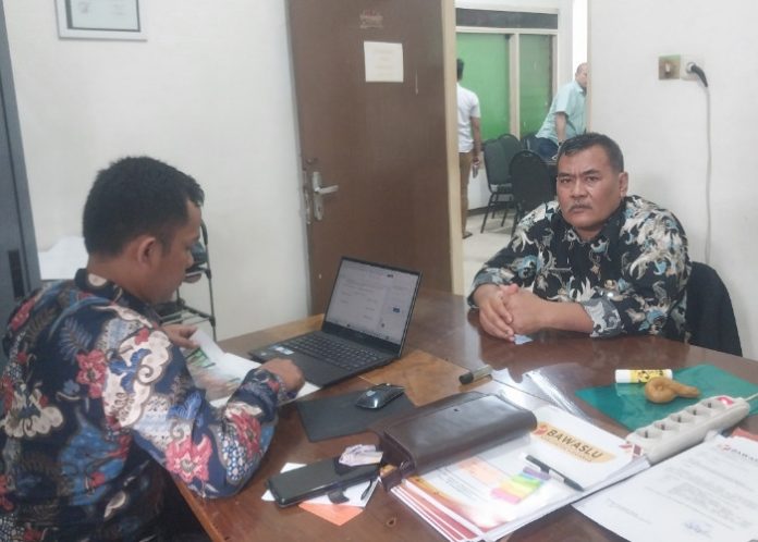 Kades Entalsewu Sukriwanto salah satu deklarator nderek bupati coblos Prabowo-Gibran/Foto: Ipung Syaiful