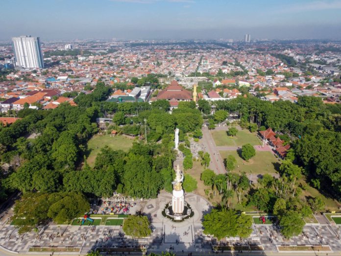 FOTO: Area Alun-alun Sidoarjo bagian barat yang akan dilakukan revitalisasi supaya bisa dimanfaatkan semua kalangan masyarakat/Foto: Istimewa FOTO: Area Alun-alun Sidoarjo bagian barat yang akan dilakukan revitalisasi supaya bisa dimanfaatkan semua kalangan masyarakat/Foto: Istimewa