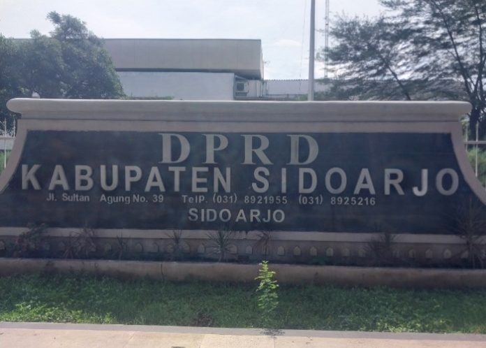 Foto tampak depan gedung DPRD Kabupaten Sidoarjo/Foto: Ipung Syaiful