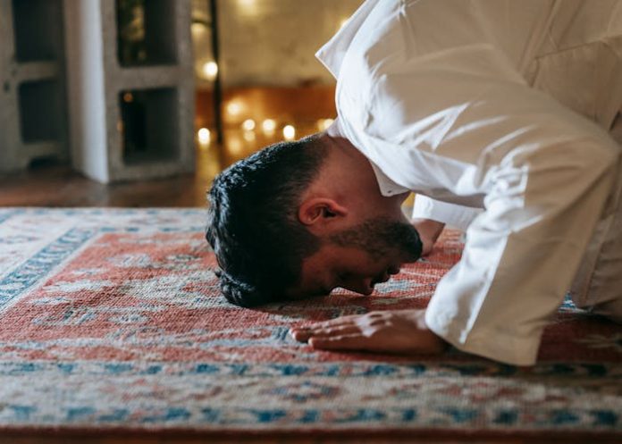 Sujud/Foto: pixel.com