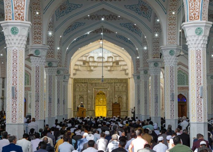 Ilustrasi umat Islam sedang melaksanakan ibadah di bulan suci Ramadhan/Foto: Pexels.com