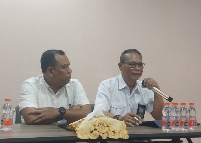Timsel calon anggota KPU zona tiga saat sosialisasi pendaftaran di Kantor KPU Sidoarjo/Foto: Ipung Syaiful