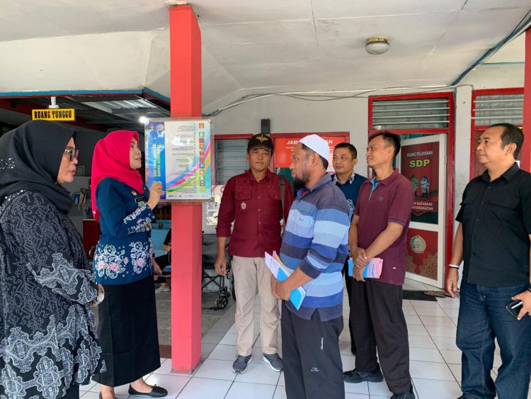 ES dan HH narapidana terorisme saat keluar dari Lapas 1 Surabaya di Porong Sidoarjo/Foto: Istimewa