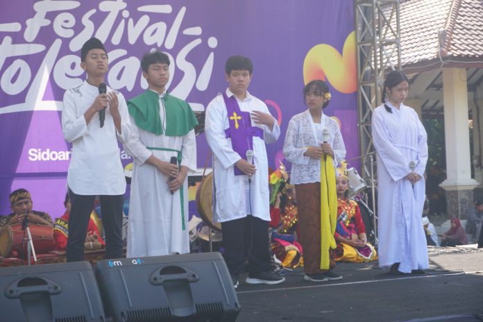 : Plt Bupati Sidoarjo Subandi membuka festival toleransi di Alun-alun Sidoarjo
