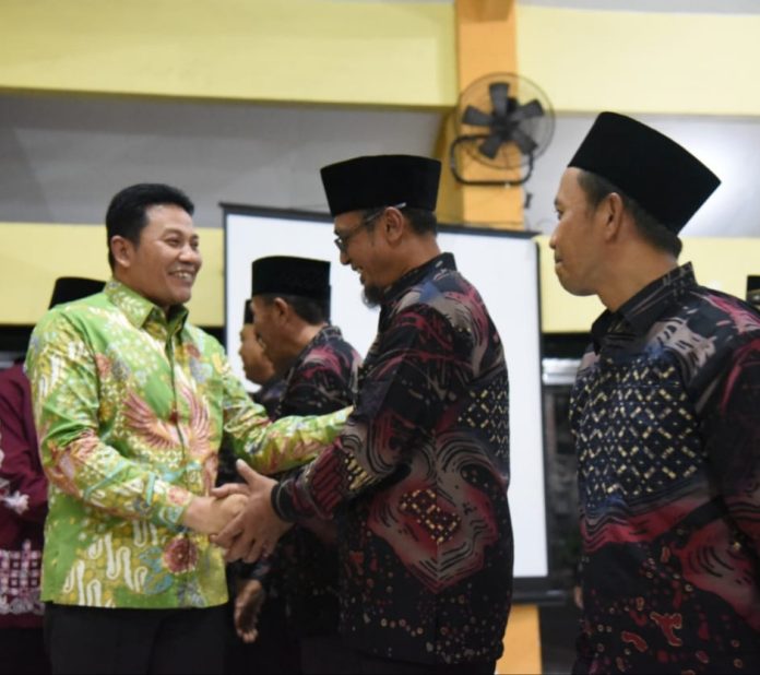 Plt Bupati Sidoarjo, Subandi saat pengukuhan Paguyuban Badan Permusyawaratan Desa (BPD) Kecamatan Jabon di Kantor Kecamatan Jabon/Foto: Istimewa