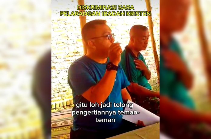 Tangkapan layar potongan video larangan beribadah jemaat Viral, Kades di Tarik Diduga Larang Jamaat Kristen Beribadah di Rumah Doa GPdI di Kecamatan Tarik Sidoarjo/Foto: Istimewa