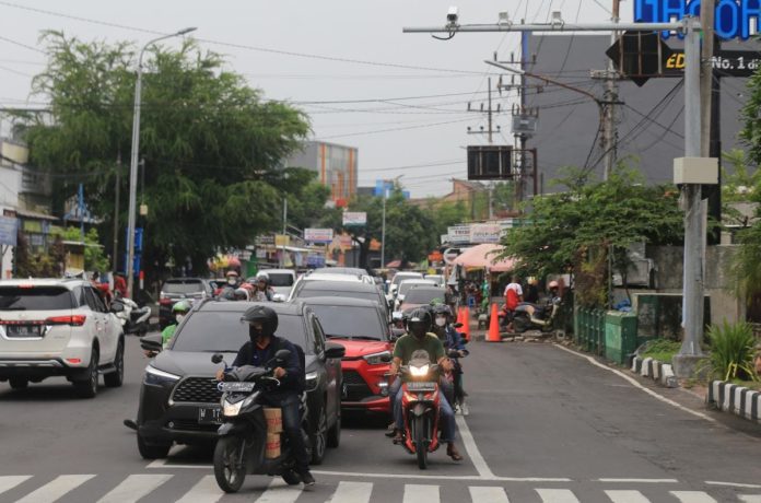 ilustrasi pelanggar markah jalan / Foto : Istimewa