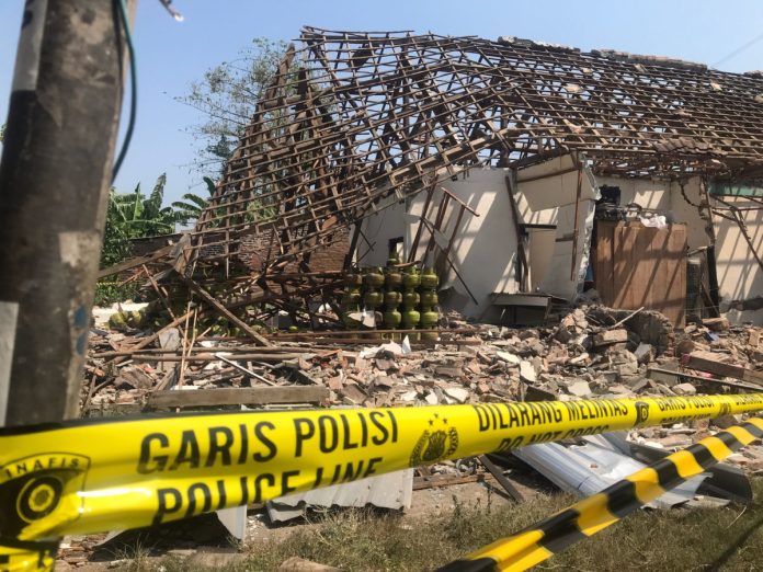 Kondisi rumah yang hancur akibat ledakan elpiji/Foto : Hnf