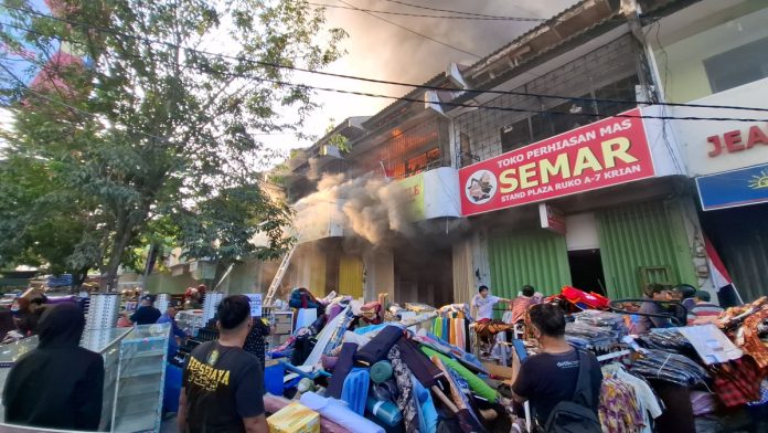 Insiden saat terjadinya kebakaran / Foto : Hnf