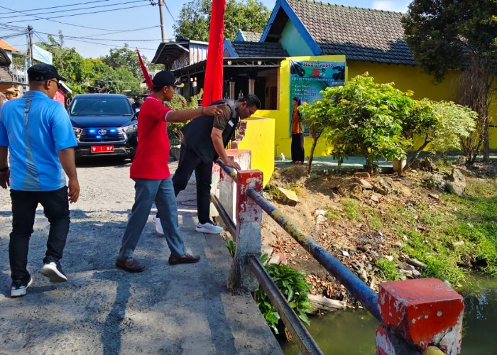 Dapat Laporan Jembatan Watugolong Kropos, Plt Bupati Subandi Perintahkan Dinas PUBMSDA Identifikasi Kerusakan