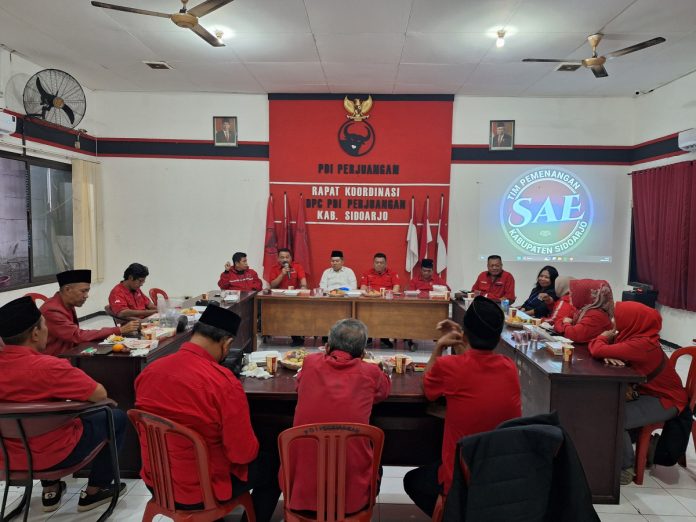 Acara konsolidasi ini dihadiri jajaran pengurus DPC PDI Perjuangan, anggota DPRD Sidoarjo, anggota DPRD Jawa Timur dan pengurus sayap PDI Perjuangan di kantor DPC PDI Perjuangan Sidoarjo, Jalan Jati Sidoarjo, Jumat (6/9/2024) malam / Foto: istimewa