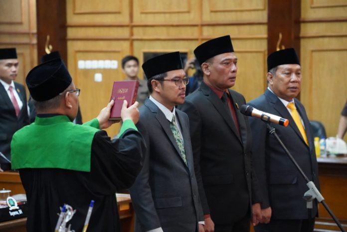 Pelantikan tiga Pimpinan DPRD Sidoarjo periode 2024-2029/Foto: Ipung Syaiful