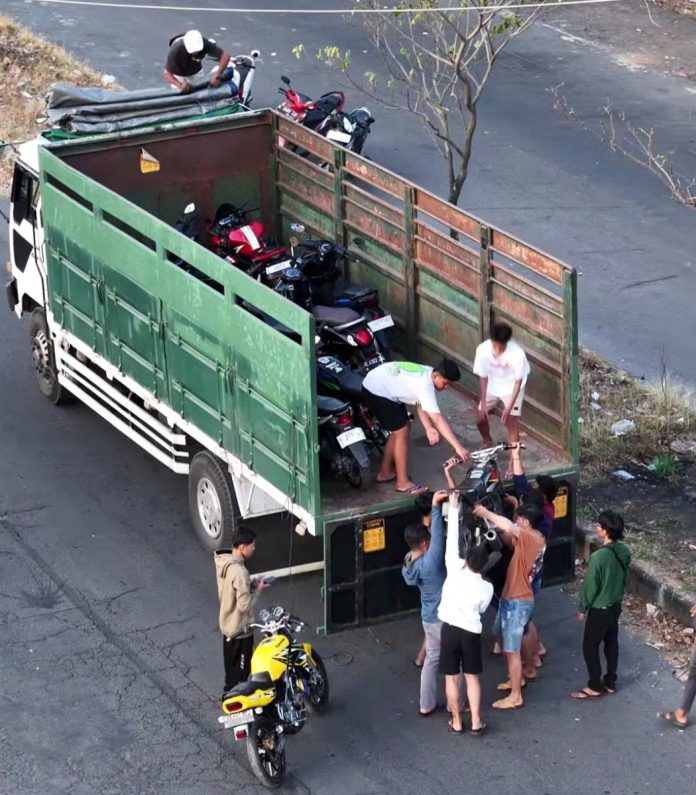 Para pengendara saat terjaring razia Satlantas Polresta Sidoarjo / Foto: istimewa