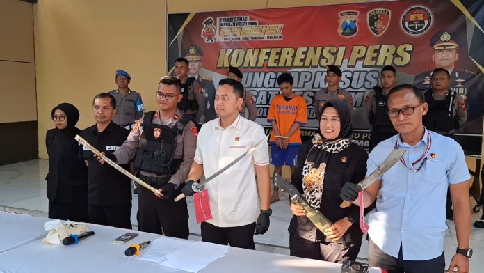 Pelaku saat gelaran rilis Satreskrim Polresta Sidoarjo / Foto : Hnf