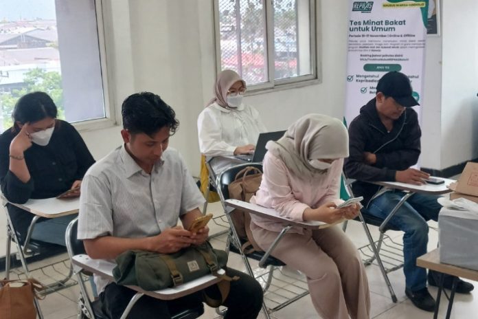 Repnas Sidoarjo saat mengadakan tes minat bakat untuk anak-anak muda Sidoarjo/Foto: Ipung Syaiful