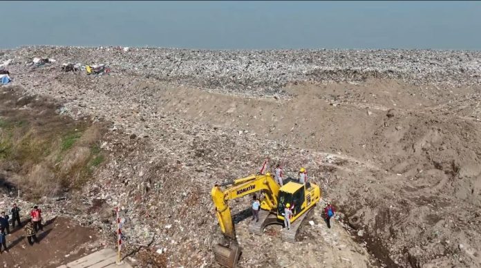 Tumpukan Sampah di TPA Griyo Mulyo Jabon/Foto: Ipung Syaiful