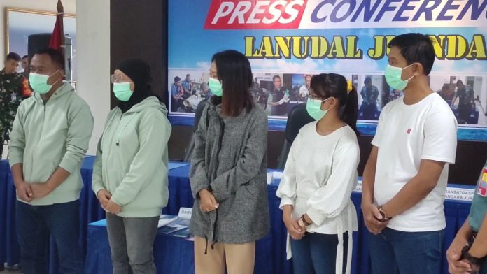 Wajah para terduga pelaku sindikat internasional yang berhasil diamankan petugas / Foto : istimewa.