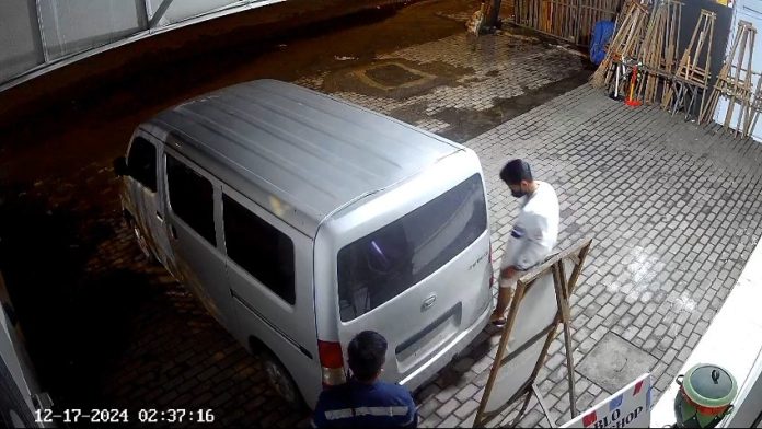 Tangkapan layar saat pelaku beraksi / Foto : istimewa