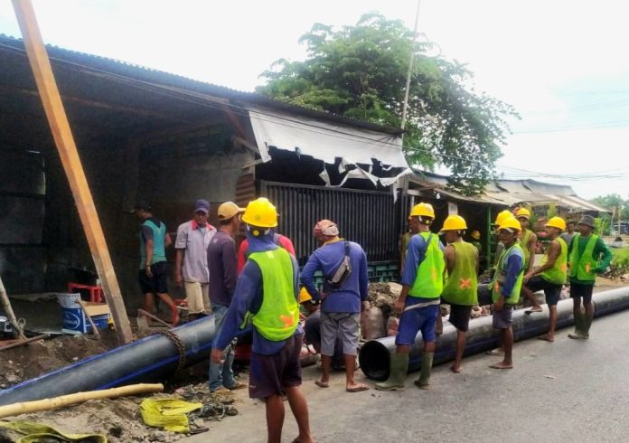 Pemasangan Pipa Jaringan Distribusi Utama Perumda Delta Tirta Sidoarjo/Foto: istimewa