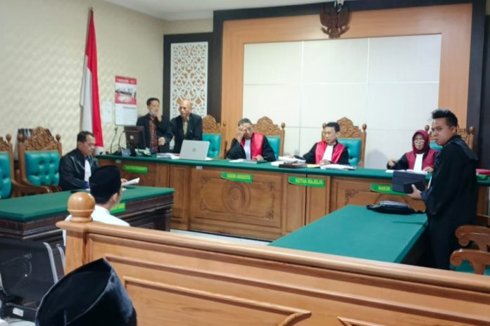 Sidang putusan perkara pencabulan yang dilakukan oknum guru SMPN di Sidoarjo/Foto: Ipung Syaiful