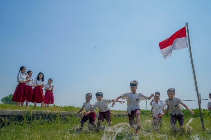 Salah satu wisata di Kampung Lali Gadget di Wonoayu/Foto: Instagram @guru_esdeh