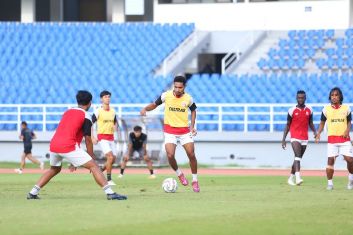 Pemain Deltras FC saat melakoni latihan / Foto: istimewa