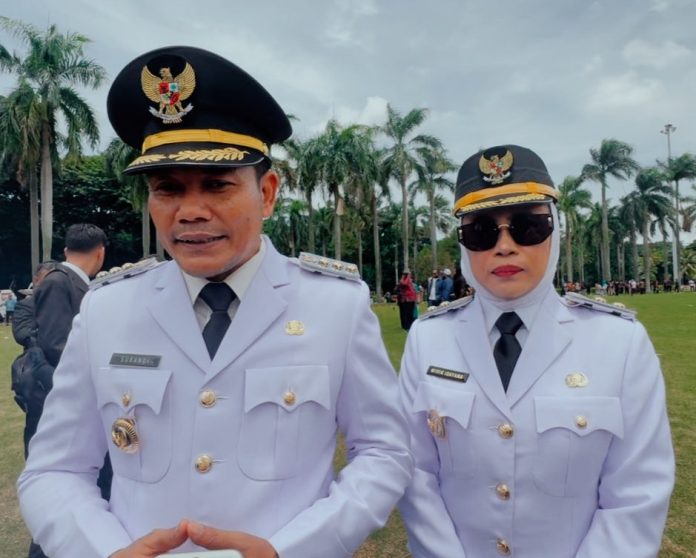 H. Subandi, S.H., M.Kn., dan Hj. Mimik Idayana, resmi dilantik sebagai Bupati dan Wakil Bupati Sidoarjo periode 2025-2030 / Foto: Istimewa