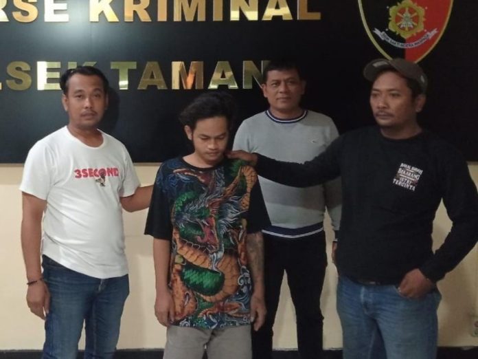 Pelaku saat berhasil ditangkap oleh anggota Polsek Taman / Foto: Istimewa