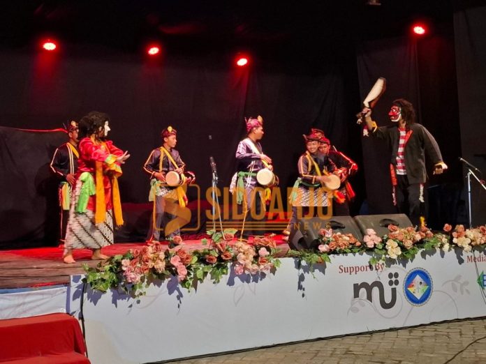 Salah satu pementas yang tampil pada Parade Teater/Foto: Hnf