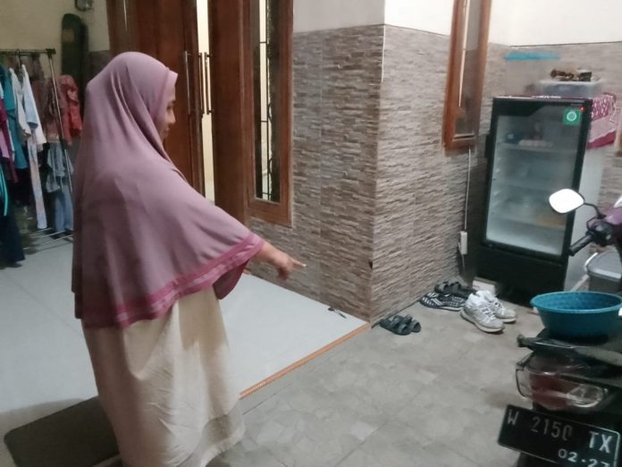Korban menunjukkan terakhir lokasi motor sebelum hilang/Foto: istimewa