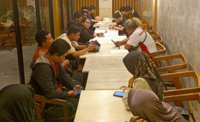 Esport Indonesia (ESI) Kabupaten Sidoarjo menggelar rapat internal perdana di Cafe Opus ex Animo, Kav. DPR No. 15, Rabu, (27/05/2025) malam/Foto: ESI Sidoarjo for sidoarjonews.id
