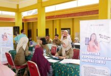 Program Jemput Bola Terpadu Dispendukcapil Bikin Warga Mergosari Tarik Tersenyum Lega Ratusan masyarakat antusias memanfaatkan layanan jemput bola terpadu yang digagas Dinas Kependudukan dan Pencatatan Sipil (Dispendukcapil) Kabupaten Sidoarjo, Rabu (24/9) /Foto: istimewa