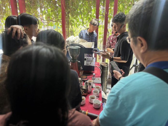 Peserta tampak antusias mengikuti sesi yang mengangkat tema “Temukan Semangat di Balik Setiap Cangkir