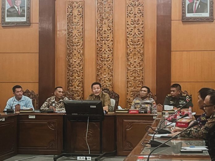 Pertemuan resmi antara berbagai pihak digelar di Opsroom Sekretariat Daerah Kabupaten Sidoarjo pada Senin (4/11/2025) sore / Foto: istimewa