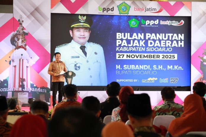 Bupati Sidoarjo, Subandi, saat pidato dalam gelaran Bulan Panutan Pajak Daerah 2025 yang diselenggarakan di Pendopo Delta Wibawa pada Kamis (27/11/2025) / Foto: istimewa